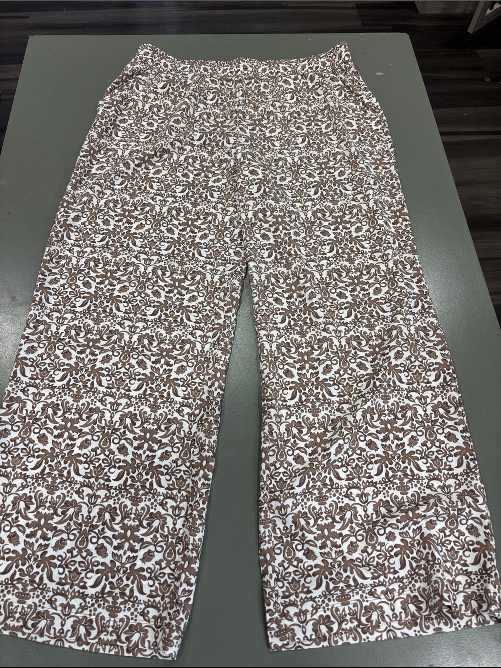 Women’s silk to touch patterned elastic waist pants